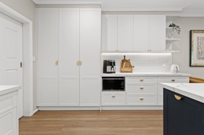 BLUE AND WHITE KITCHEN